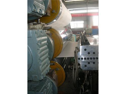 厂家_发泡板生产线_朗逸机械(图)        pvc合成树脂瓦生产线所生产